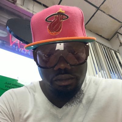 I love Musky Balls and Underarms and Ass where is all the musty Niggas at in Baltimore? Also, if you shave your pubic hair like you got a pussy keep moving on!