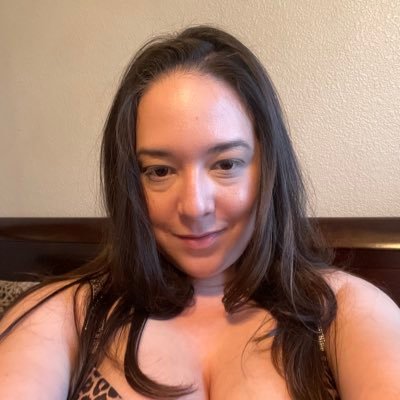 A California girl who loves wrestling, makeup, skincare, shopping, creating content and cooking