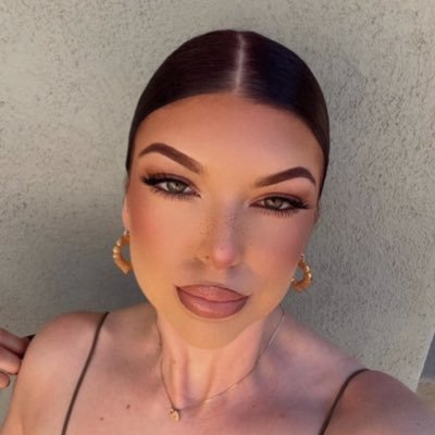 ayysamanthaaa's profile picture. shut up.