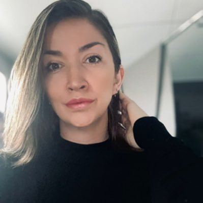Storyteller • fantasy, horror and crime •XRP🖤• Crypto • MEME LOVERRRR • Loving a good laugh • woman in tech (radio)
