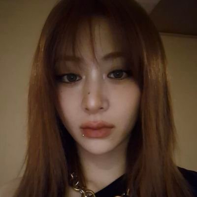lesserafim stan ! ( ^-^)ノ∠※。.:*:・'°☆ Mexican former Artist / creative director