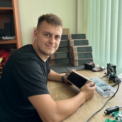 • CEO @Petrudesign
From side hustle to brand - building one piece at a time.
Designing Petru with care and purpose - sharing every step along the way.