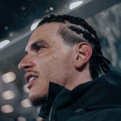 basli21's profile picture. 