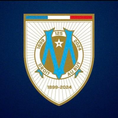 La perfection n'existe pas. Fais le toi car personne ne le fera pour toi.💙🤍Marseillais pour le meilleur et pour le pire.