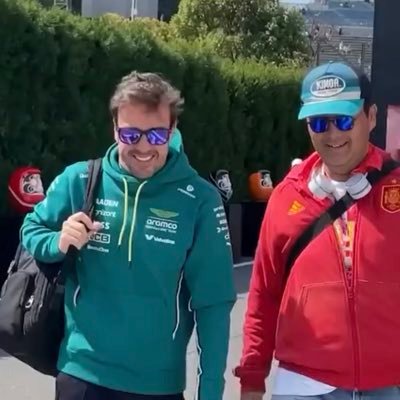 El fan número 1 de @alo_oficial y muy amigo suyo🇪🇸🤝3 veces entrevistas cada año por @dazn_es en #JaponDAZNF1 hasta 2025🇪🇸🎤fav:@AstonMartinF1,@mclarenf1