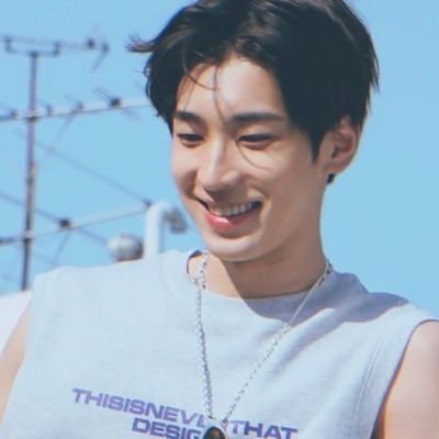 jwwsversion's profile picture. mostly wonsol 🐈‍⬛🐢 | ot13 | solo stans dni 😌🤚🏻
01.2027 🔜