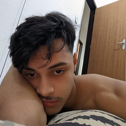 se vc gosta de filmes, música, xadrez ou tem fortes crises existenciais, me chame imediatamente🙏