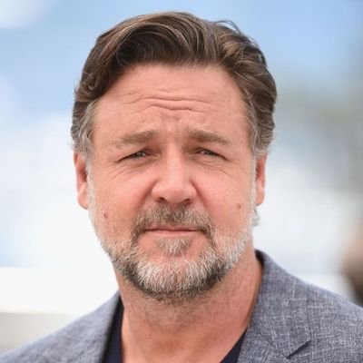 Older than my children, younger than my parents.
RUSSELL CROWE FOR FANS⬇️⬇️.