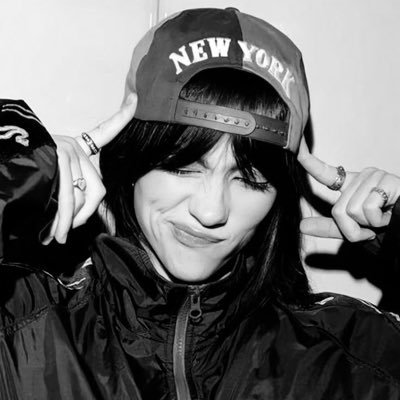 IRWINSR0SES's profile picture. lover of things