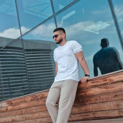 mohammadreza79l's profile picture. گاهی حرف هامو مینویسم :)