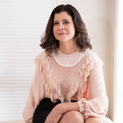 Women's pelvic and sexual health expert | Keynote speaker | Writer | Author of upcoming book 'Sexy Menopause.'