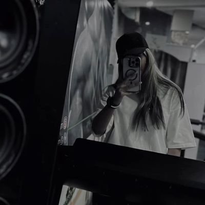 KatarinaM2001's profile picture. Spreading good vibes through squats & sunsets 🏋🌅