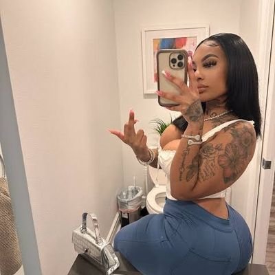 Fun to chat with looking for a man to chat with and see where it's goes