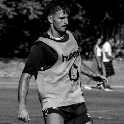 Graduado en NHyD en la UA. Jugador del Linares Deportivo