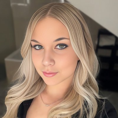 dreamlovelylena's profile picture. 