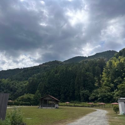 関西を中心に同人AVの撮影をしています🎥 初めての方も大歓迎です👌顔バレ防止加工にもバッチリ対応しますのでご安心ください🛡 興味がある方はお気軽にDMでお問い合わせください📩 40代/検査表あり ▶応募〜撮影の流れは固定ツイート参照 ※18歳未満の方は🆖