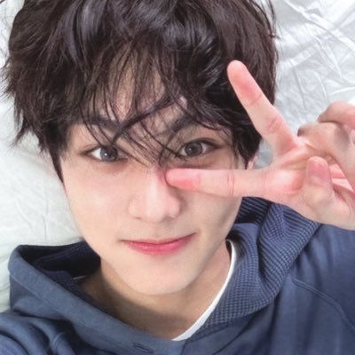 a med student. 🩺 multistan. 🐝🍀 ults: bts. enha. txt. bnd. &team. tws. cortis. 💫🪐✧˖ ° ♡