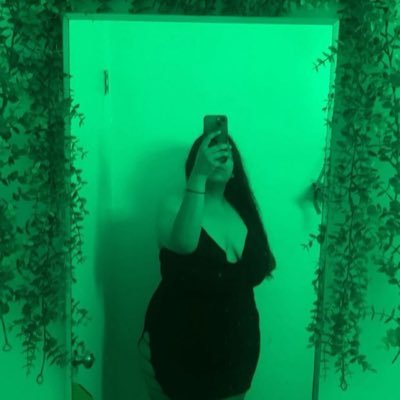 📍 A little quiet, a little curious, and maybe a little flirty but a #ThroatDemonQueen
