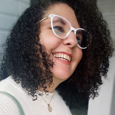 Onde quer que eu ande...
Em qualquer pedaço eu faço um campo grande...