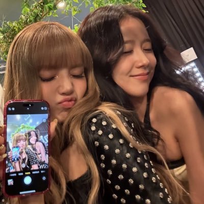 fan account for blackpink's #리사 & #지수 | @wearelloud @officialBLISSOO