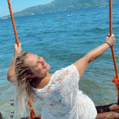 birsenaltiparmk's profile picture. SMMM