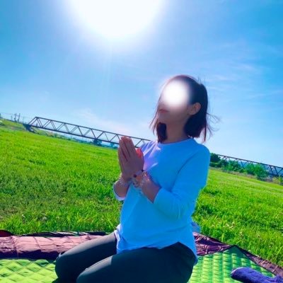 左手がダイソン並に悪い物を吸い取るらしい🤦🏻整体師💆🏻♀️腸マッサ他資格有💆🏻🐉ヒーリング🐉氣を扱う🐉マッサ好き色んなジャンル受けに行く🪷常に浄化し、氣と波動を高め清める為、色んな神社⛩へ…#浄化 #神社で涙が勝手に出る #元GOLF部⛳️#普段で着物生活👘#着付師👘#男女施術OK #国家資格