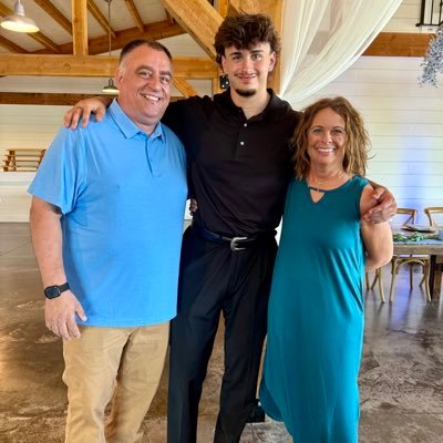 dallen_h76's profile picture. Mother and wife. Loves photography and life!