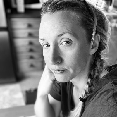 Vårdfabriksjobbare. Gillar solidaritet, vänlighet, fördelningspolitik och mänskliga rättigheter.