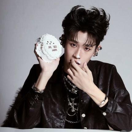 ₊·—̳͟͞͞♡⟢@p_poph_s —☆@Phutatchai ˖♡ꪑ - @winmetawin 🐇🎧ྀི。˚🐈⬛.𖥔˖♬
🤍🎀 (ข้าว)꒦꒷♡꒷꒦
รีวิว- #reviewnitchakarn -