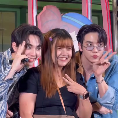 แฟนเลอร์ของเจเลอร์ @JJksnp
IGOT7🐜💚@yugyeom
กำลังหลง #แม็กกี้บาส หนักมาก @maxky_rp @basjtr