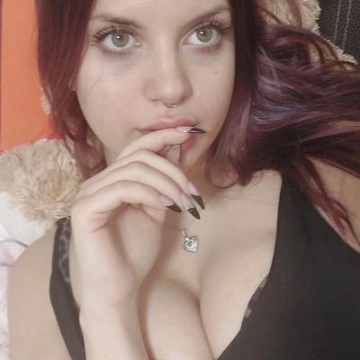 Art student | Erotic artist | Exploring sensuality through color & line | NSFW art
| Samo studenktinja koja iztrazuje senzualnost kroz poteze i boje