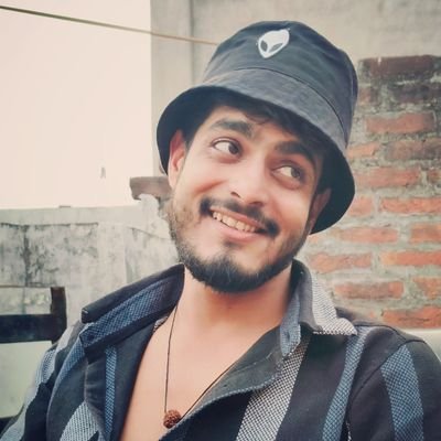 ये कुछ गम्भीर करने में लगा है,
स्वयं को मीर करने में लगा है..!!
~@EhsaasNitin