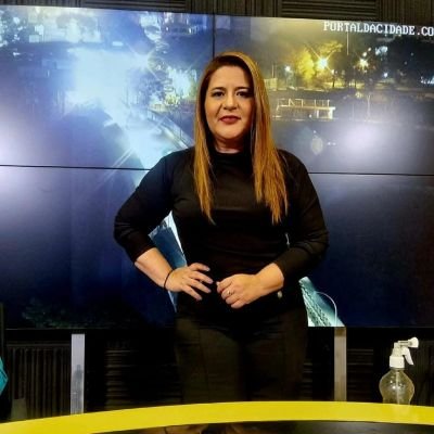 Conductora en 730 AM. Sec de Redacción ABC. ExEditora Dominical/Nosotras. Columnista Fotoperiodista PMPCEN Prom LI. Pdta FOPEP. Doctora PDDDSEN Prom I IAEE