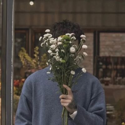 𝐒𝐡𝐞 𝐬𝐞𝐞𝐬 𝐛𝐞𝐚𝐮𝐭𝐲 𝐢𝐧 𝐞𝐯𝐞𝐫𝐲𝐭𝐡𝐢𝐧𝐠, 𝐁𝐮𝐭 𝐡𝐞𝐫𝐬𝐞𝐥𝐟. ❤