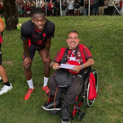 I was born a Rossonero and a Milan fan, I will die!❤️🖤