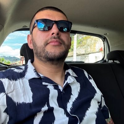 4JGF's profile picture. Ingeniero, pero de los buenos. No soy un colombiano promedio mas!.