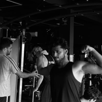 UmairZahoor0018's profile picture. Jailbreak the tesla 🖇