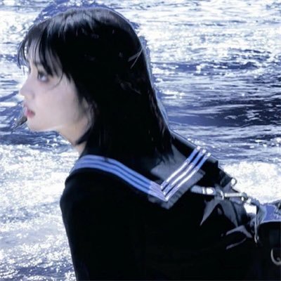 KfW6g4pxrFcwKlT's profile picture. 