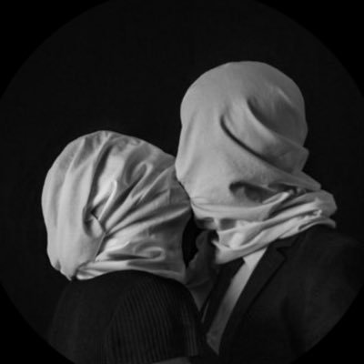Cada secreto del alma de un escritor, cada experiencia de su vida, cada atributo de su mente, se hallan ampliamente escritos en sus obras - Virgiana Woolf