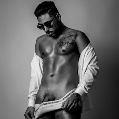 Acompanhante masculino SP 📍 Chama na DM pra agendar sua corrida particular com muita putaria e atendimento completo 😈🔥 👉 Conteúdo exclusivo no Privacy 🥵