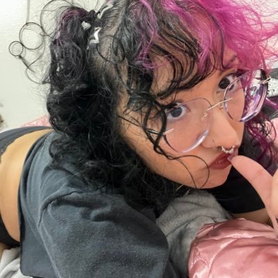 she/they // 22 // your new favorite chubby, bratty pet // mdni // formerly isvvenus