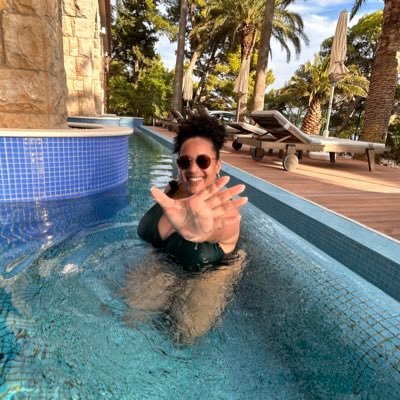 GrenadineRcb's profile picture. Mwen bizarre an manniè mwen kon les zinzins de l’espace 👾 N’oubliez pas.. seuls les sans personnalités sont acceptés par leurs semblables 🙃