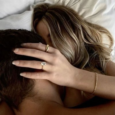 Hopeless romantic with soul stuck in the wrong era.