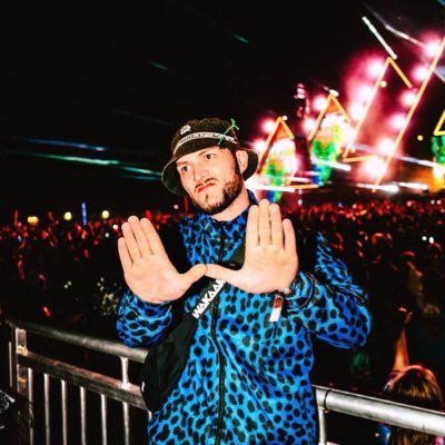 28 • Wakaan Family (5yrs) • ᐞ▵ᐞ • 444 • dance with me • ♓️ • https://t.co/c6MwPLJHcX • https://t.co/MRWe3kFqWp