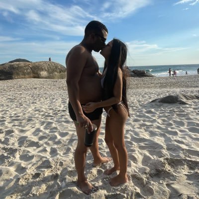 Deus é grande, existe, me fortalece e me guarda. @dapuma33_ 💍 • Théo 💚