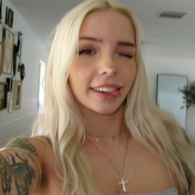 PeachN33T's profile picture. ᴇ-“ɢɪʀʟ” ᴏꜰ ʏᴏᴜʀ ᴅʀᴇᴀᴍꜱ ~💖~ 𝐹𝒶𝓊𝓍 𝒟𝑜𝓂 (Im Not Her)