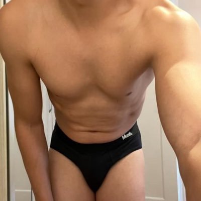 Magro, 30 anos, corpo liso. Zona Sul, São Paulo, SP. Passivo.
