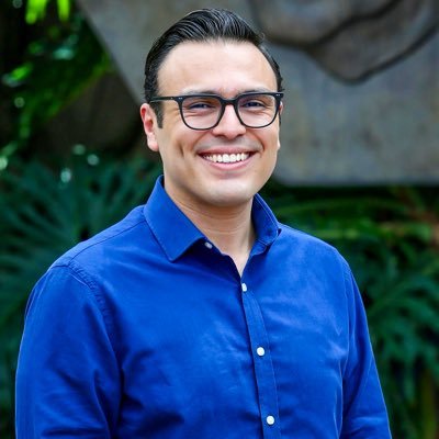 🇲🇽 Licenciado en Derecho por la @unam_mx, maestro en Comunicación Institucional @upmexico y doctorando en Comunicación y Mercadotecnia Estratégica @anahuac.