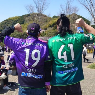 yamamon_ST_OJI's profile picture. 藤枝MYFCゴール裏の大旗隊🏁好きな選手は#41北村海チディ⚽️ガイナーレ鳥取#42金浦真樹⚽️スタジアムへは息子を連れて出没中🎉フォロー失礼します。フォロバ大歓迎😊CANDY TUNE🟥立花琴未🟥/🟩SixTONES🟩/GLAY