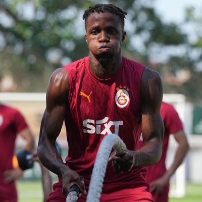 denizsanzz's profile picture. 